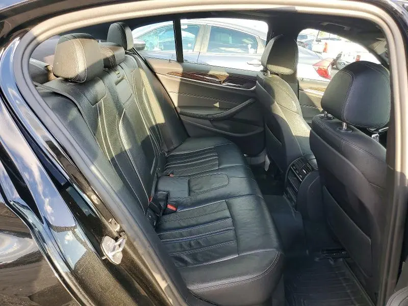 2019 BMW 530E   