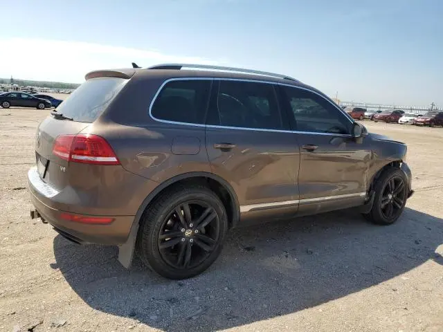 2014 VOLKSWAGEN TOUAREG V6  