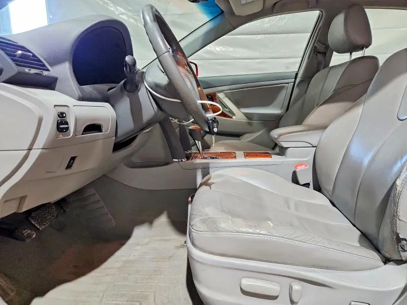 2010 TOYOTA CAMRY XLE  