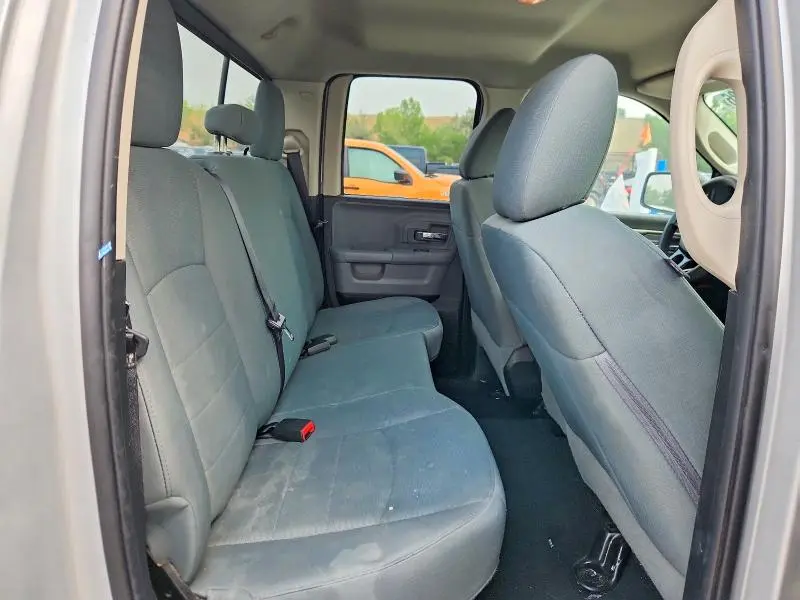 2016 RAM 1500 SLT  