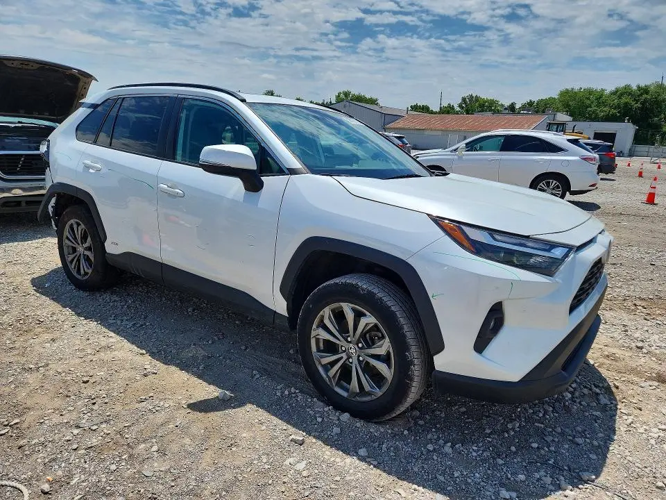 2023 TOYOTA RAV4 XLE PREMIUM  