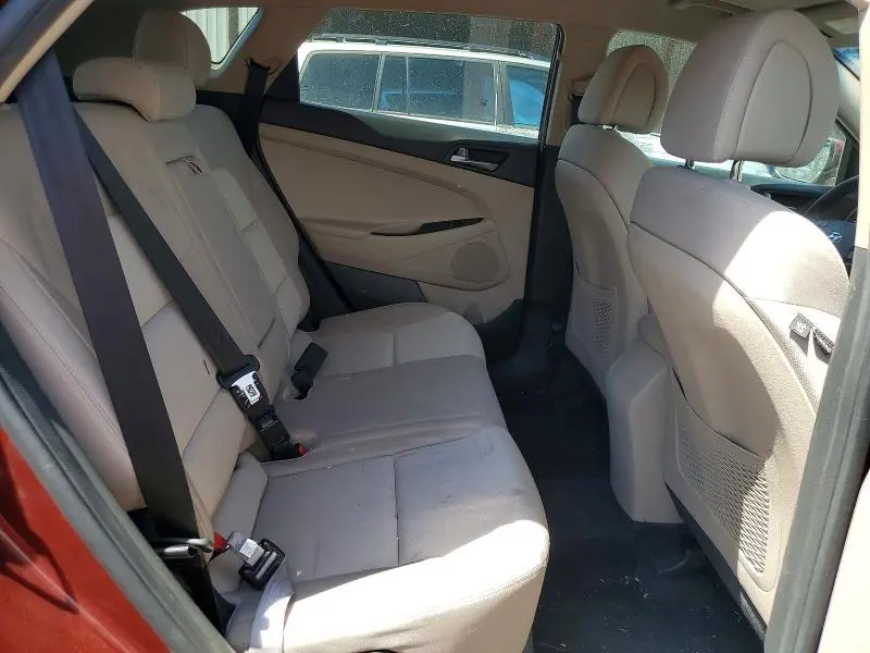 2017 HYUNDAI TUCSON SE  