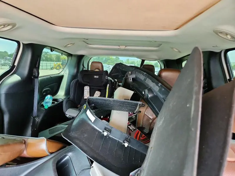 2017 CHRYSLER PACIFICA LIMITED  