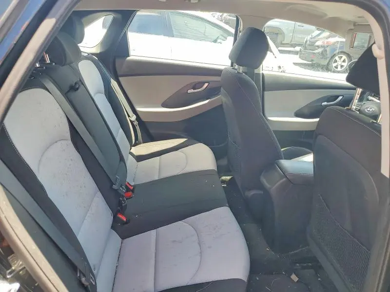 2018 HYUNDAI ELANTRA GT BASE  