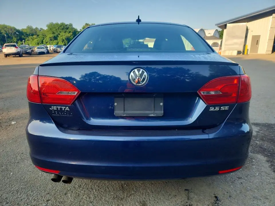 2013 VOLKSWAGEN JETTA SE  