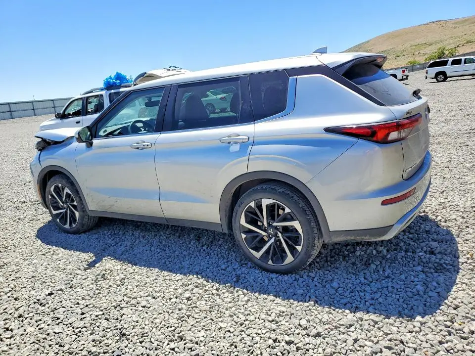 2022 MITSUBISHI OUTLANDER SE  