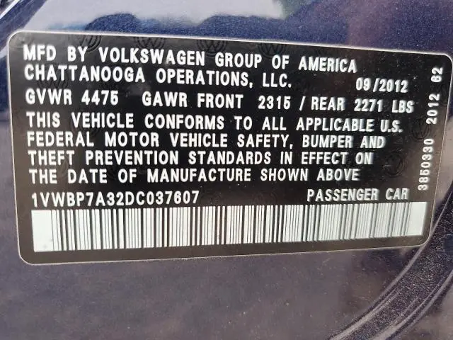 2013 VOLKSWAGEN PASSAT SE  
