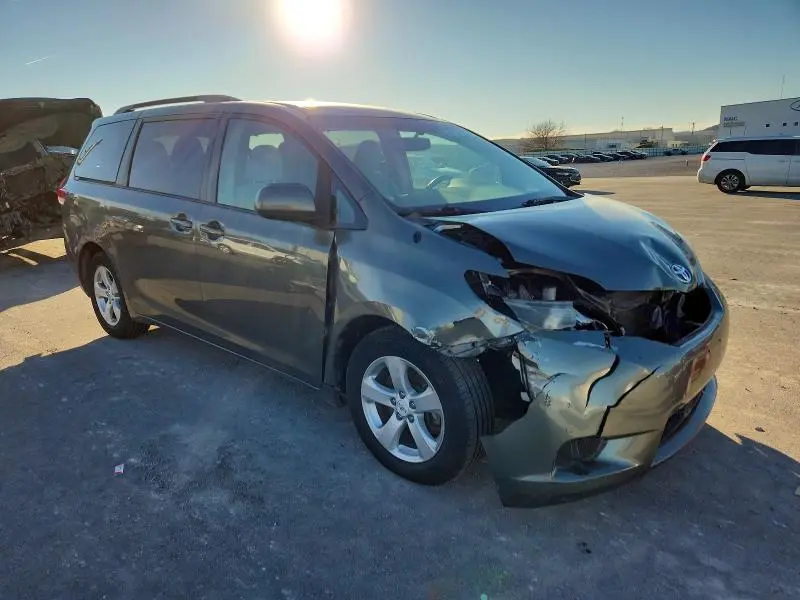 2011 TOYOTA SIENNA LE  