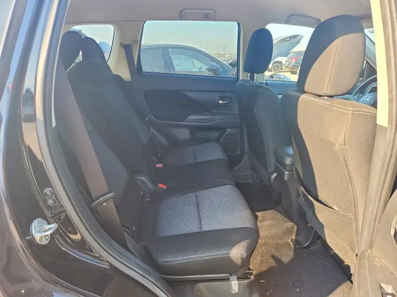 2018 MITSUBISHI OUTLANDER SE  