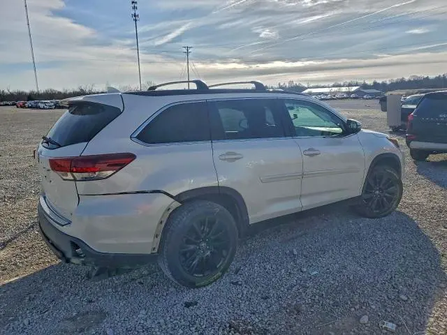 2019 TOYOTA HIGHLANDER SE  