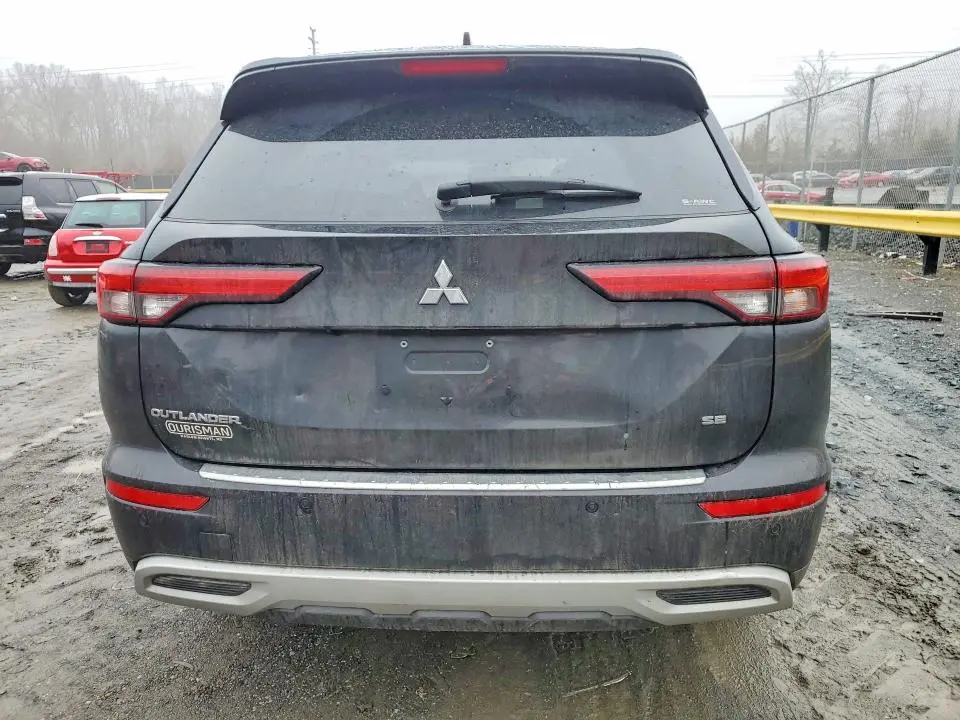 2024 MITSUBISHI OUTLANDER SE  
