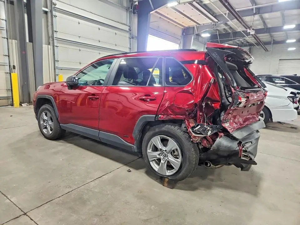 2022 TOYOTA RAV4 LE  
