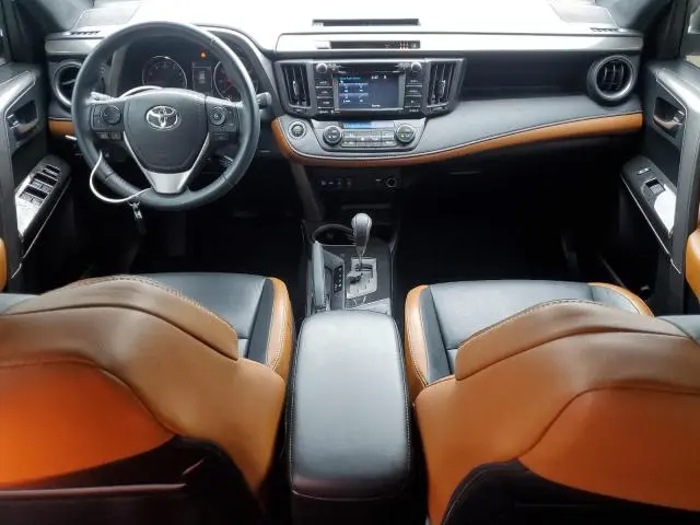 2018 TOYOTA RAV4 SE  
