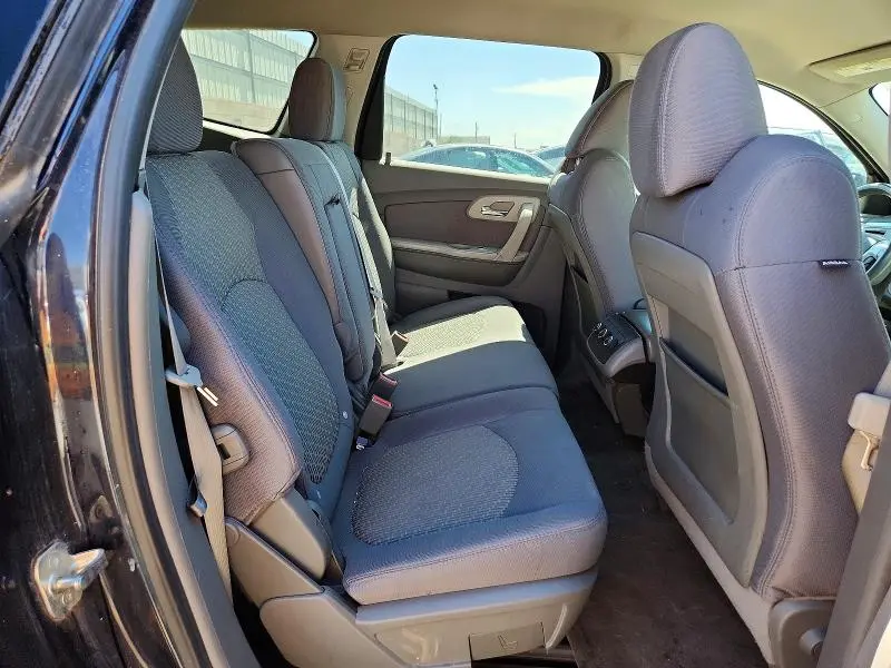 2011 CHEVROLET TRAVERSE LS  