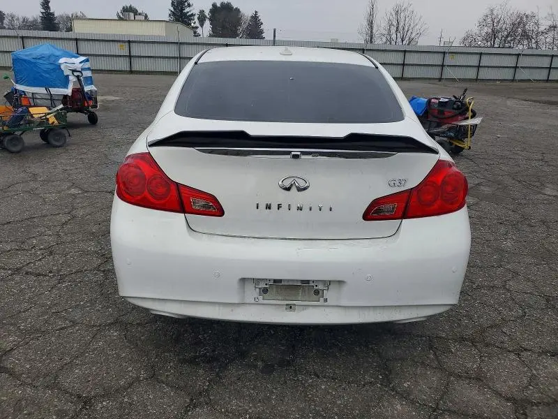2013 INFINITI G37 JOURNE   