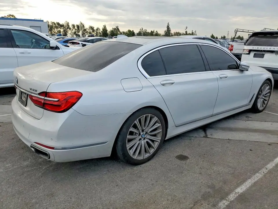 2016 BMW 750 XI  
