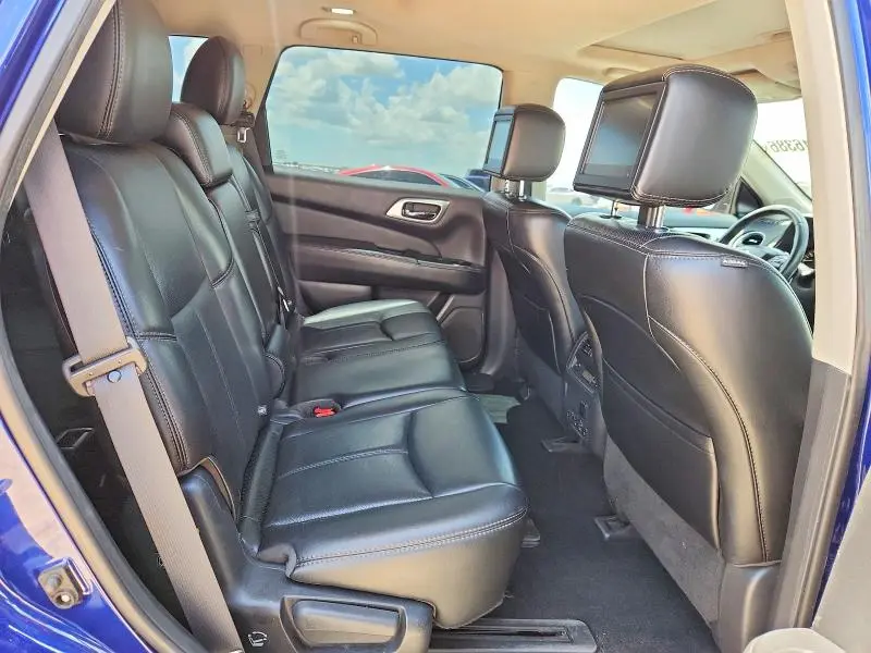 2017 NISSAN PATHFINDER PLATINUM  
