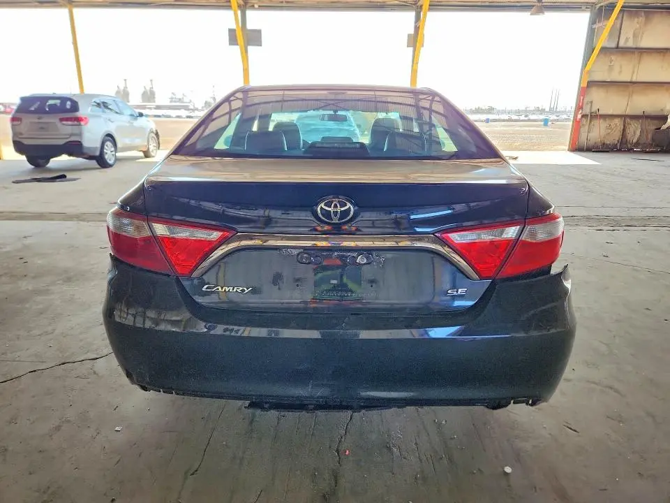2016 TOYOTA CAMRY SE  