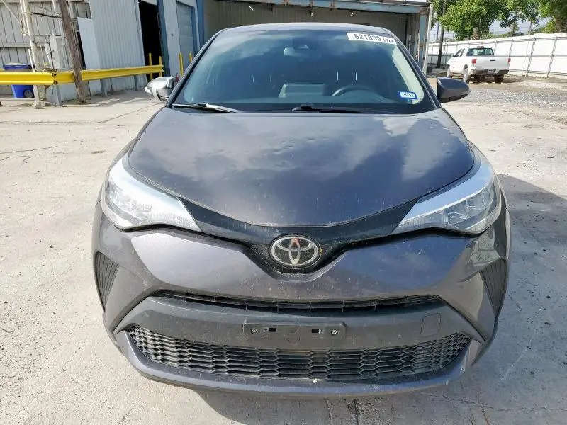 2021 TOYOTA C-HR XLE  