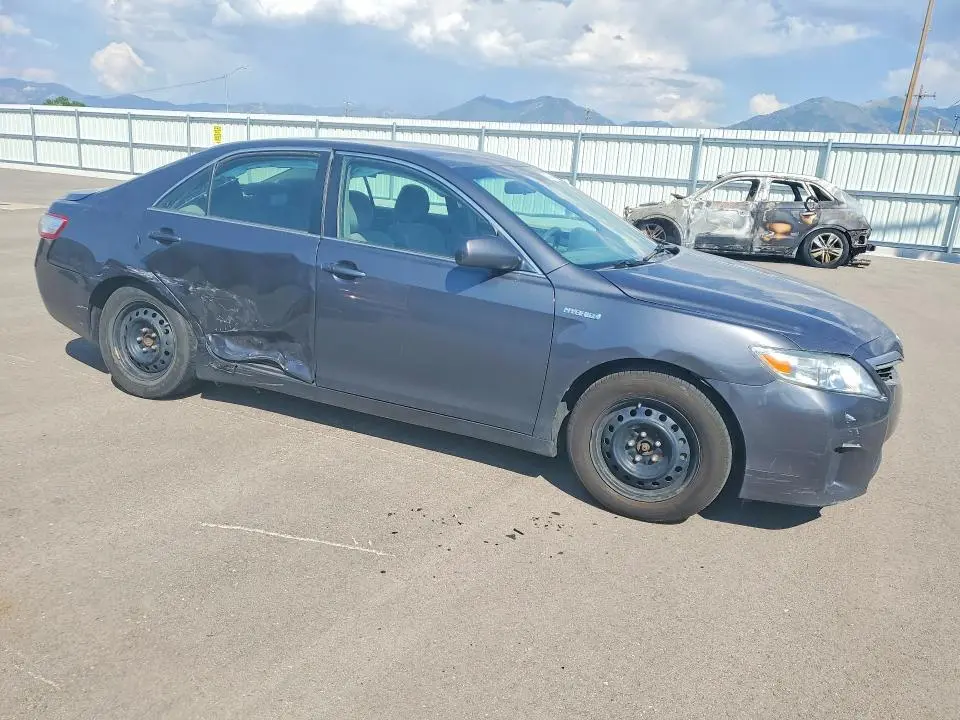 2011 TOYOTA CAMRY HYBRID  