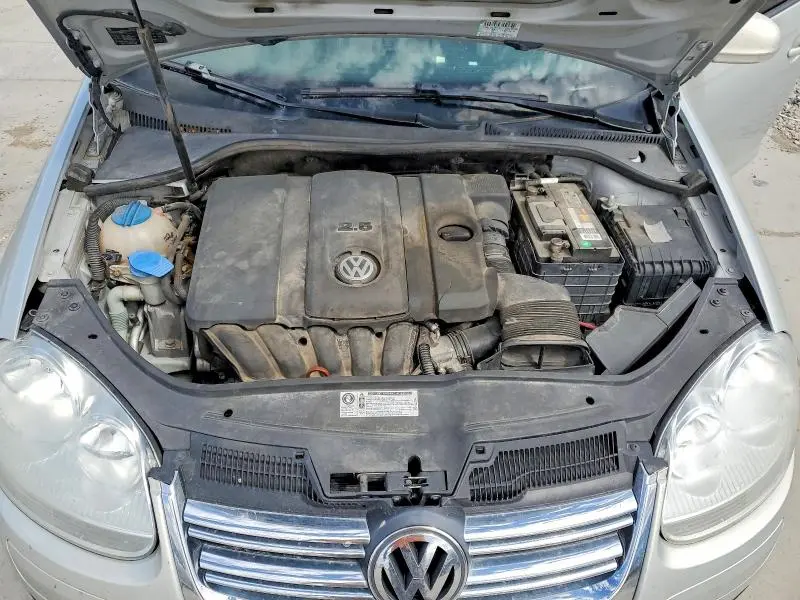 2010 VOLKSWAGEN JETTA S  