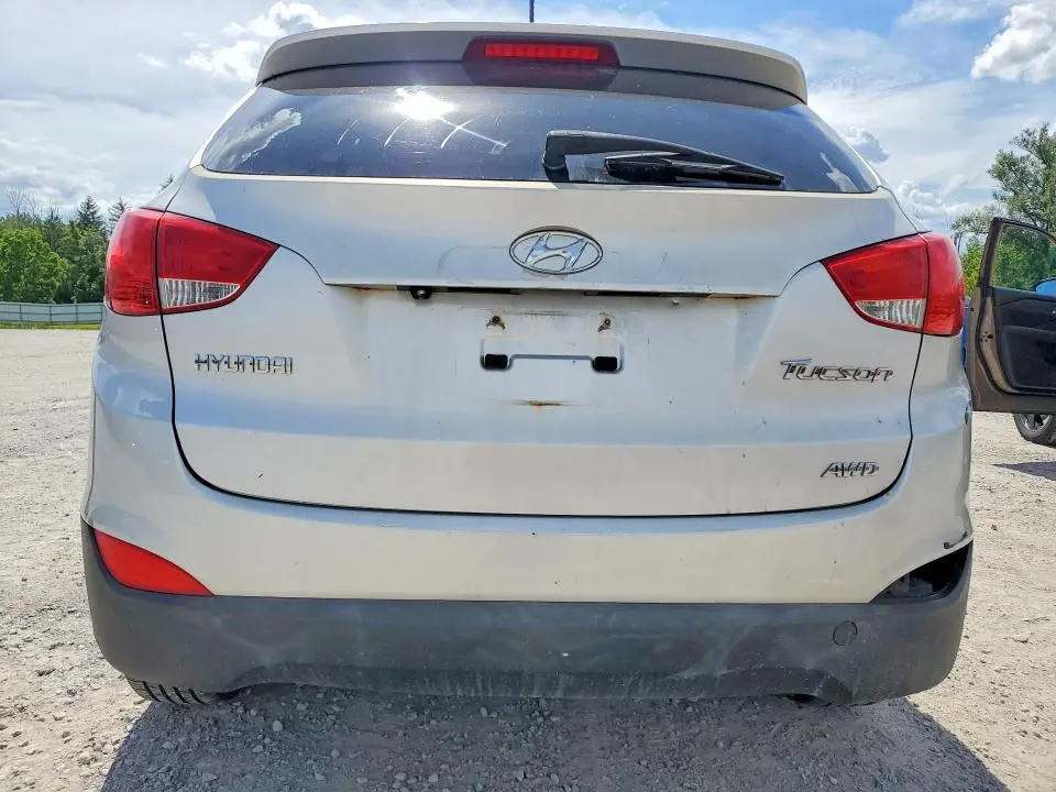 2011 HYUNDAI TUCSON GLS  