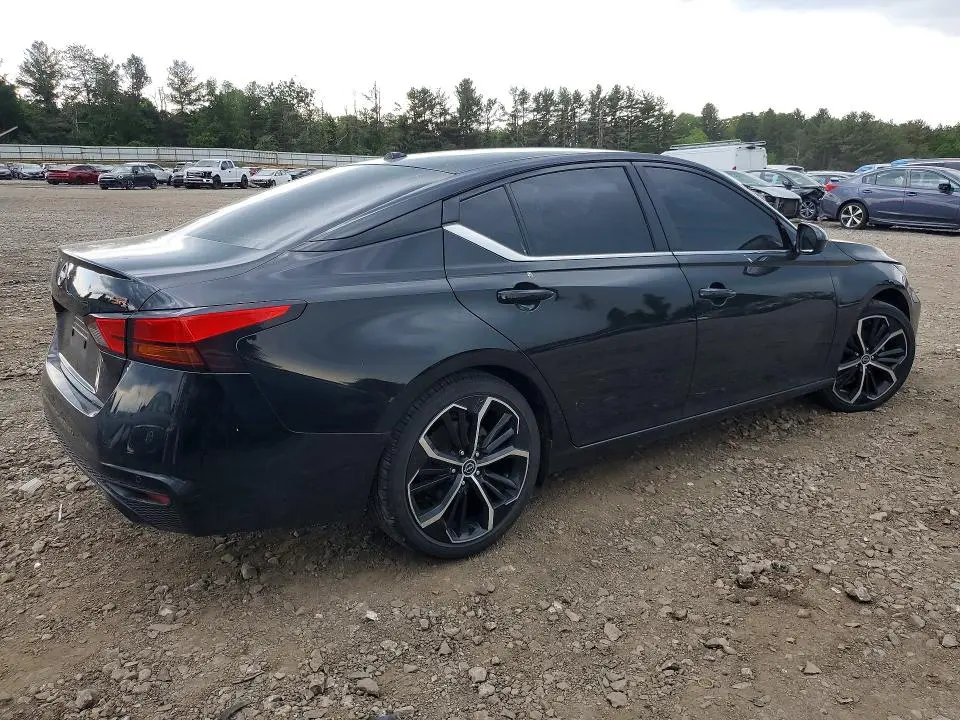 2023 NISSAN ALTIMA SR  