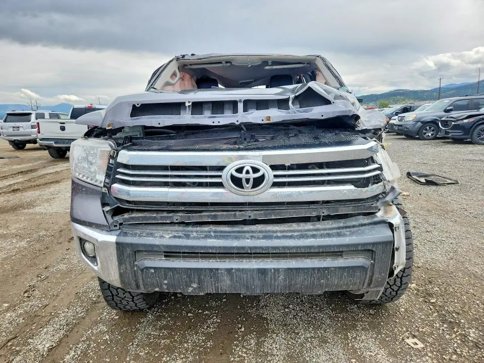 2017 TOYOTA TUNDRA SR5  