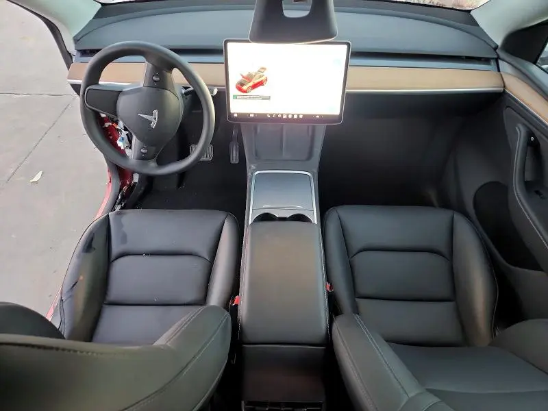 2025 TESLA MODEL Y   