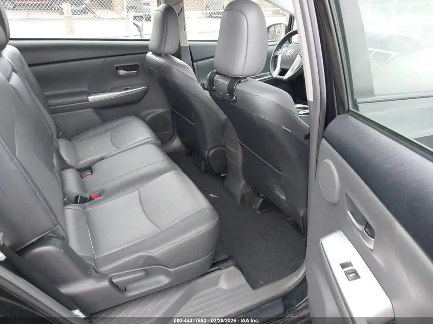 2012 TOYOTA PRIUS V  