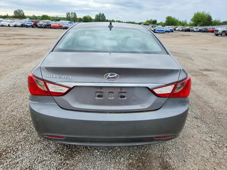 2011 HYUNDAI SONATA GLS  