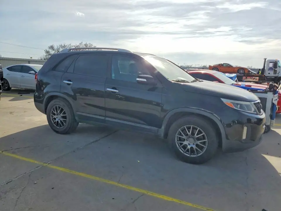 2014 KIA SORENTO LX  