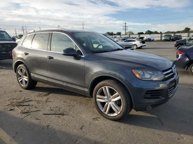 2012 VOLKSWAGEN TOUAREG V6  