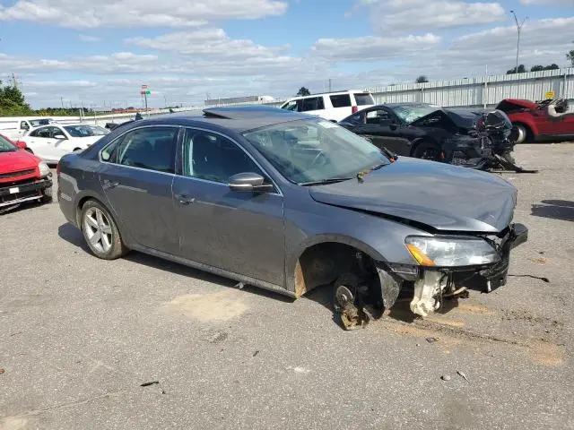2012 VOLKSWAGEN PASSAT SE  