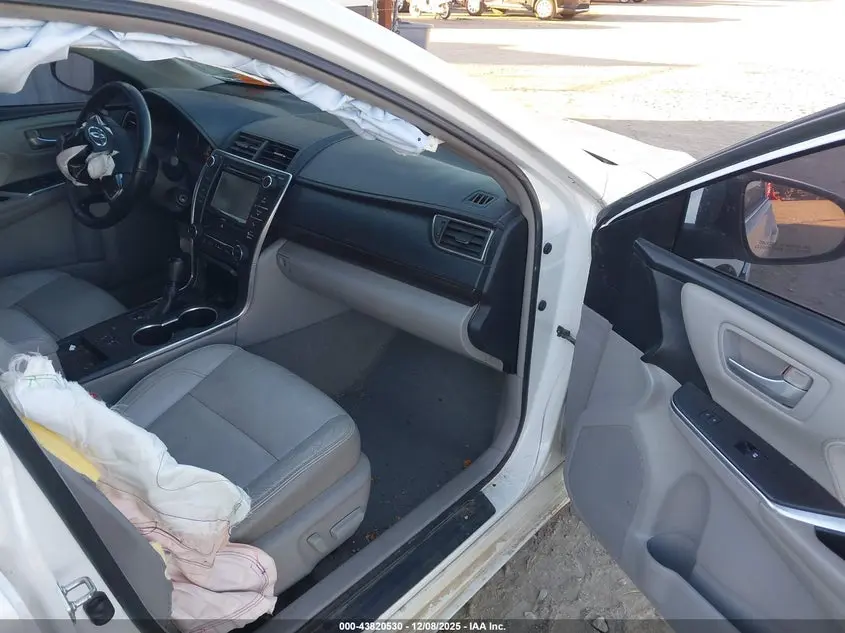 2016 TOYOTA CAMRY XLE