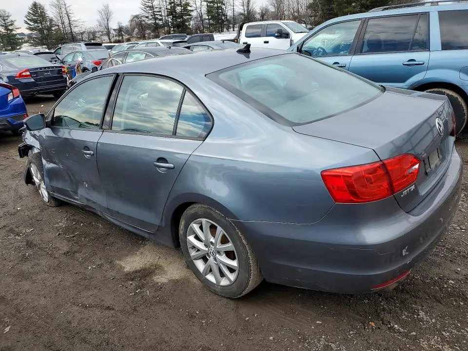 2011 VOLKSWAGEN JETTA SE  