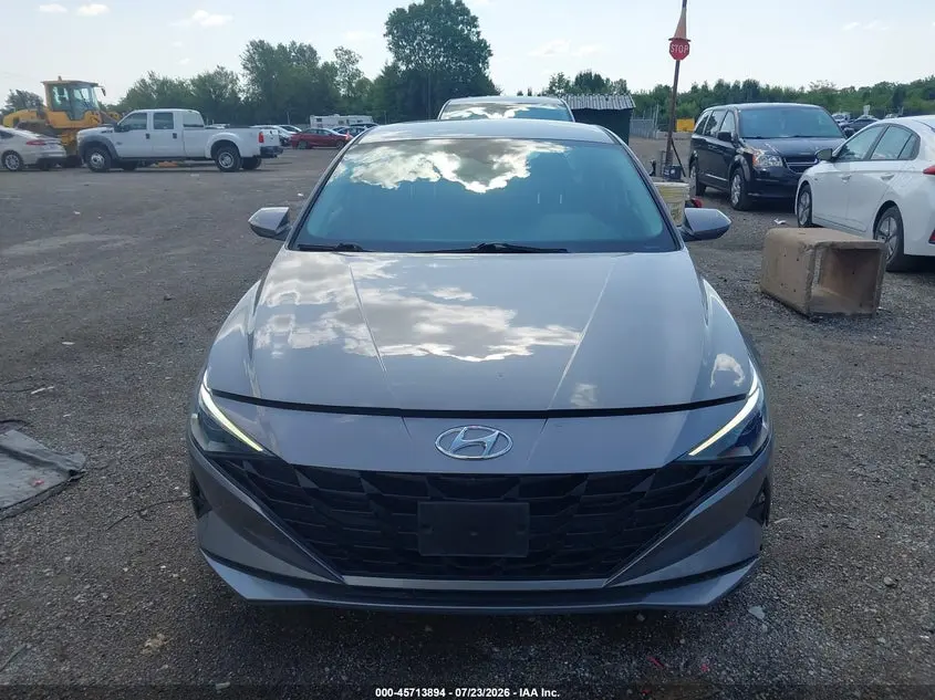 2023 HYUNDAI ELANTRA SE