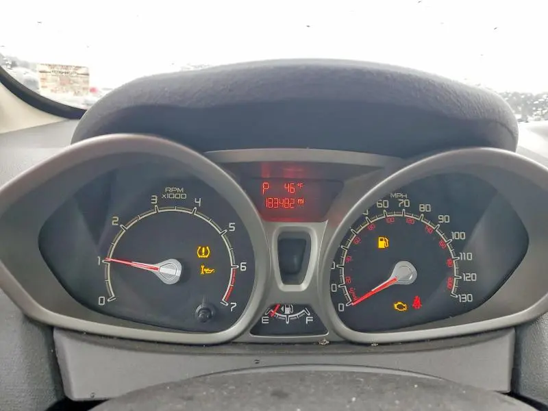 2011 FORD FIESTA SE  