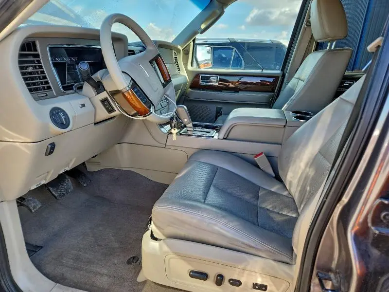 2013 LINCOLN NAVIGATOR   