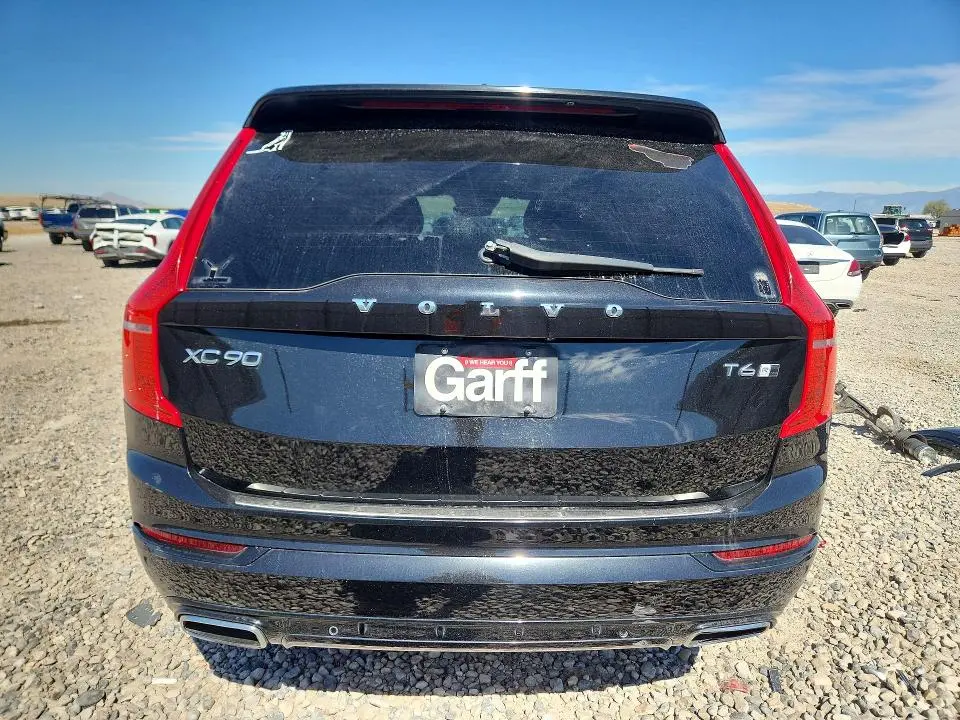 2017 VOLVO XC90 T6  