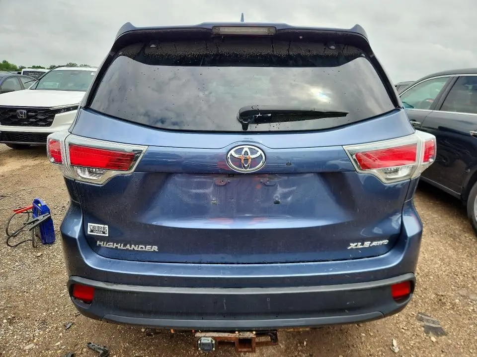 2016 TOYOTA HIGHLANDER XLE  