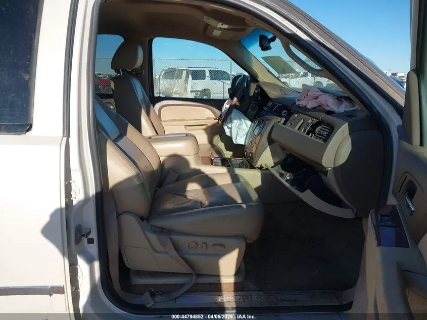 2011 CHEVROLET AVALANCHE 1500 LTZ