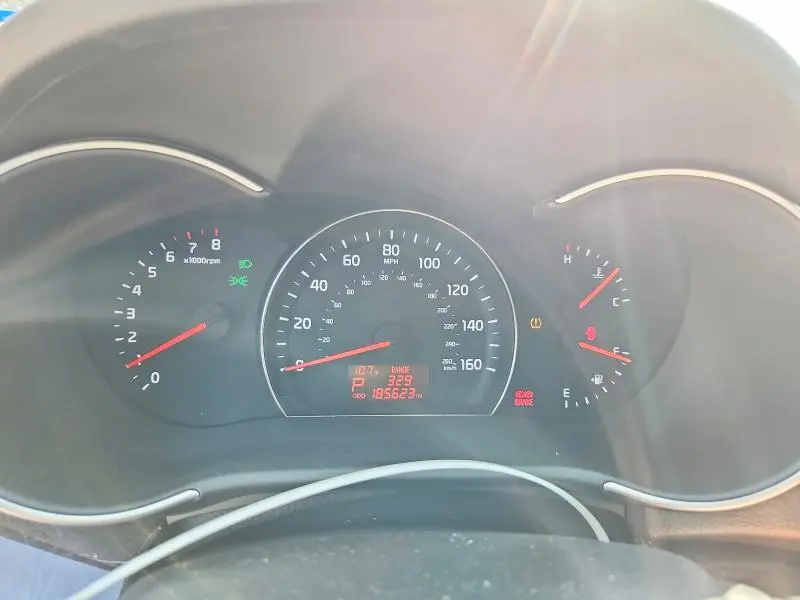 2014 KIA SORENTO LX  