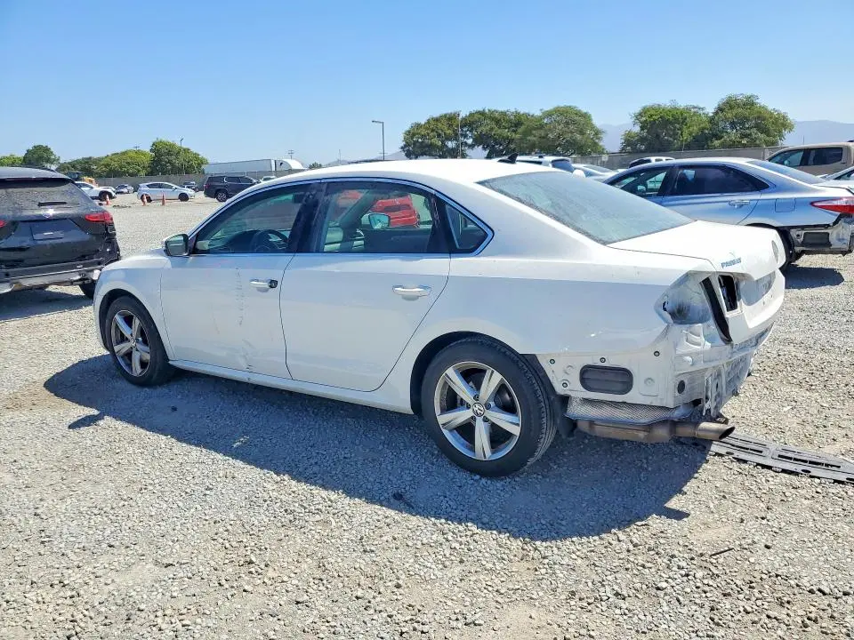 2014 VOLKSWAGEN PASSAT SE  