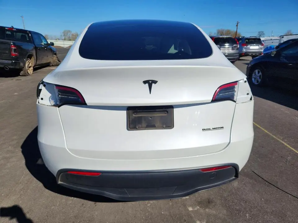 2024 TESLA MODEL Y   