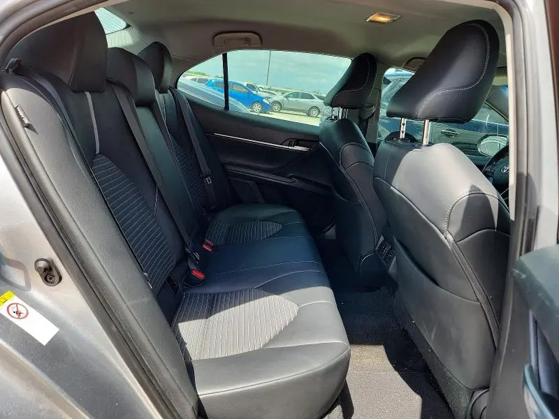 2018 TOYOTA CAMRY SE  