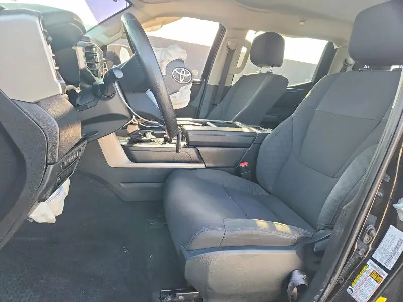 2022 TOYOTA TUNDRA SR5  