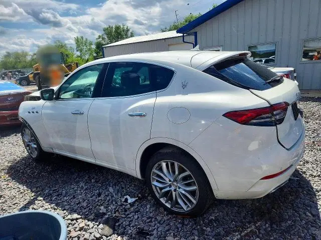 2022 MASERATI LEVANTE BASE  