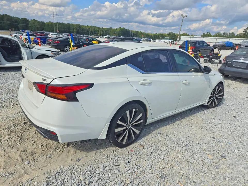 2020 NISSAN ALTIMA SR  