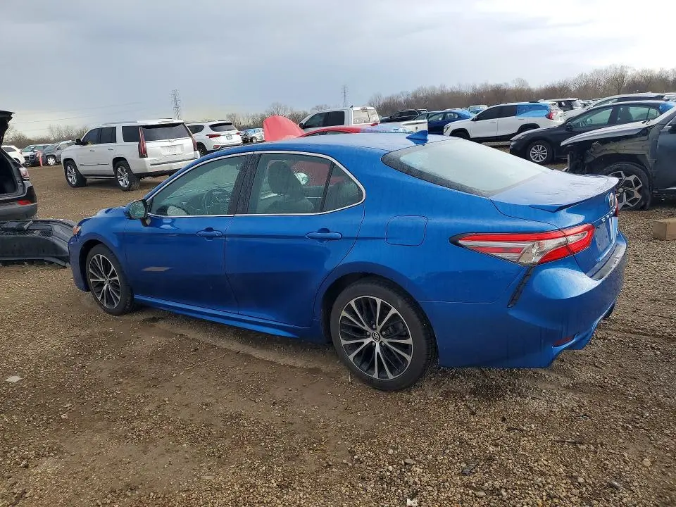 2019 TOYOTA CAMRY SE  